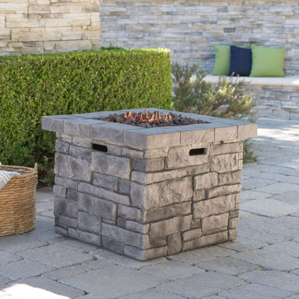 Alora 30-Inch Modern Outdoor 40K BTU Steel Frame Propane Fire Table With Lava Rocks (SAK12756)